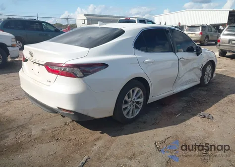 2022 Toyota Camry Le из США, поврежденный, VIN 4T1C11AK7NU626978